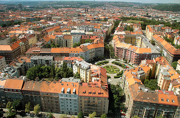 Byt v Praze stojí už 18 ročních platů, v Berlíně 11. Srovnání nájmů ale překvapí