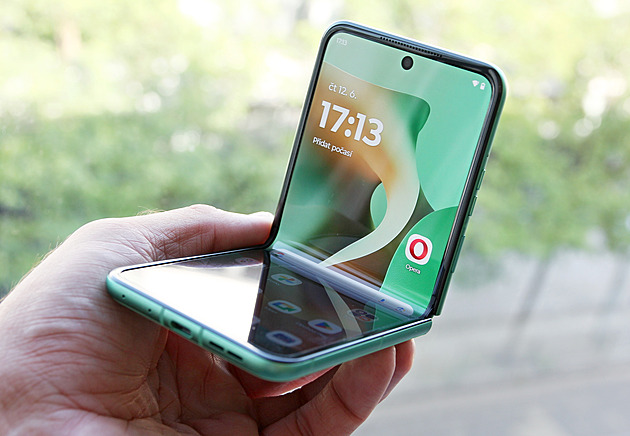 Šampion mezi dostupnými véčky. Otestovali jsme Motorolu Razr 60