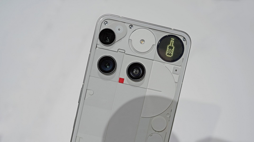 Nothing se chlubí cizím peřím. Fotky z bezzrcadlovky vydává za snímky z Nothing Phone (3)