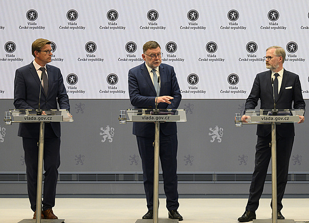 Vláda jednala o podpoře Ukrajiny i zahraničních cestách