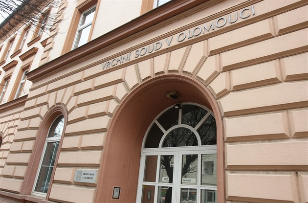 Za znásilnění retardované školačky dostal mladík sedm let. Na sex mě lákala, hájil se