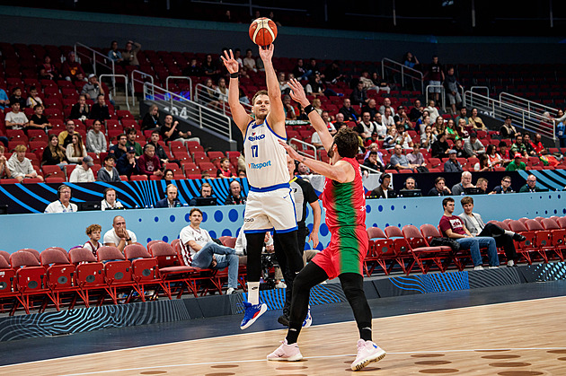 EuroBasket ONLINE: Češi se v poslední čtvrtině trápí, Portugalce táhne Queta