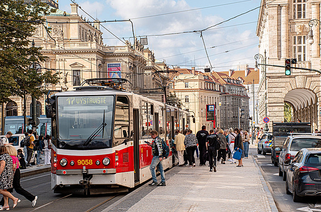Pražský dopravní podnik ruší tendr na klimatizace do tramvají. Přišlo moc dotazů