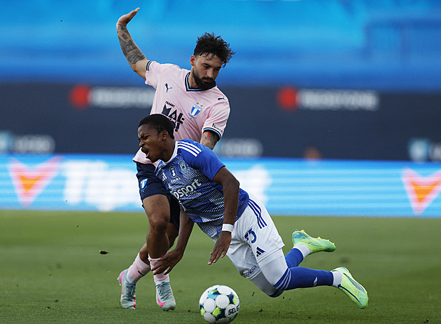 ONLINE: Olomouc - Malmö 0:0, velké šance Micheze, pak Janošek trefuje brankáře