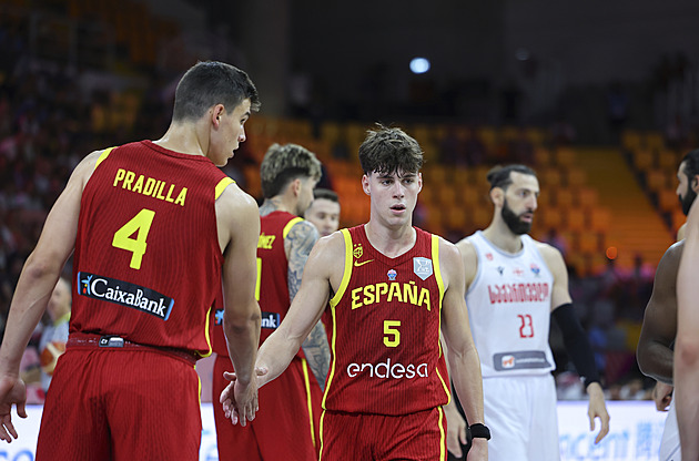 Španělé zahájili EuroBasket bídně, individuálně zářili Dončič i Adetokunbo