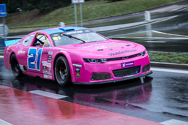 Trucky a američtí hromotluci proburáceli rozmáčeným Mostem