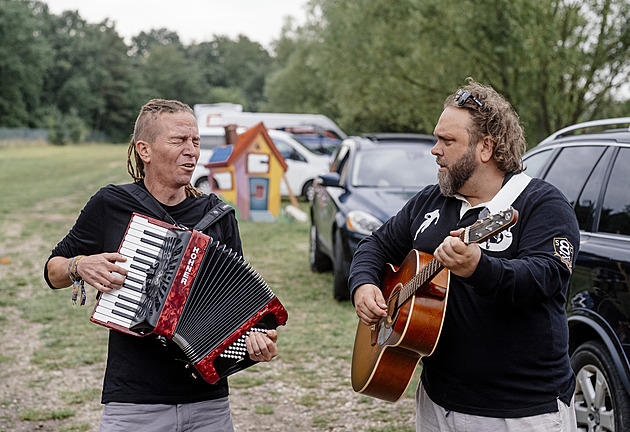 Když Klaus s Gottem dávají „pac“. Vybíráme nejlepší volební songy