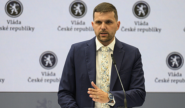 Hladík slibuje přebytky energií zdarma. Cesta ke zhroucení trhu, varuje odborník