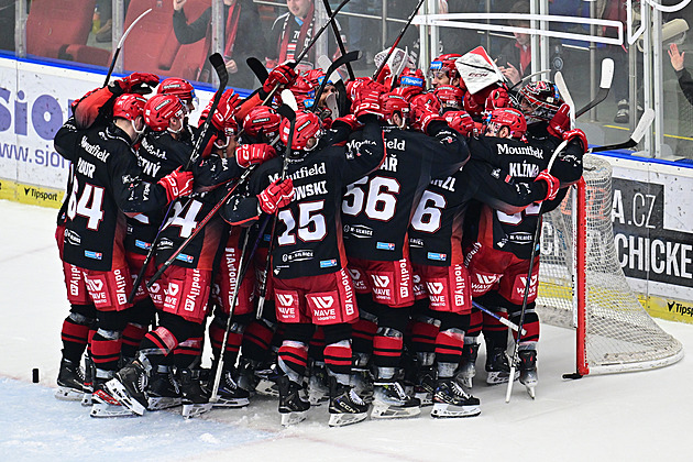 ONLINE: Hradec v Lize mistrů promrhal dvougólový náskok, Brno hostí Brynäs