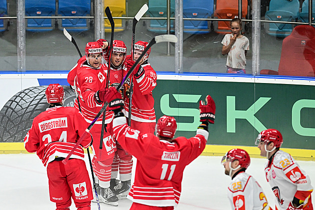 ONLINE: Hradec na úvod Ligy mistrů selhal s nováčkem, Brno hostí Brynäs s Kempným