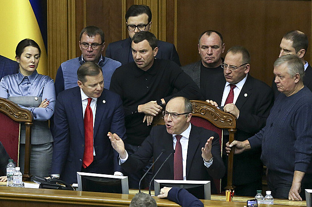 Ve Lvově zastřelili exšéfa ukrajinského parlamentu. Pachatel ujel na kole