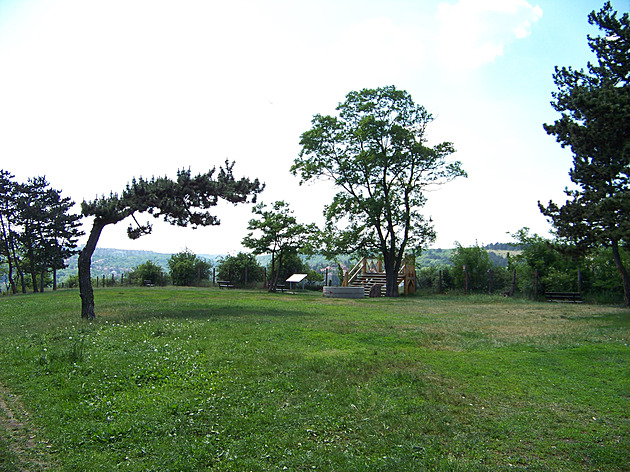 Na pražské vyhlídce Dobeška našli mrtvé tělo, policie zjišťuje okolnosti
