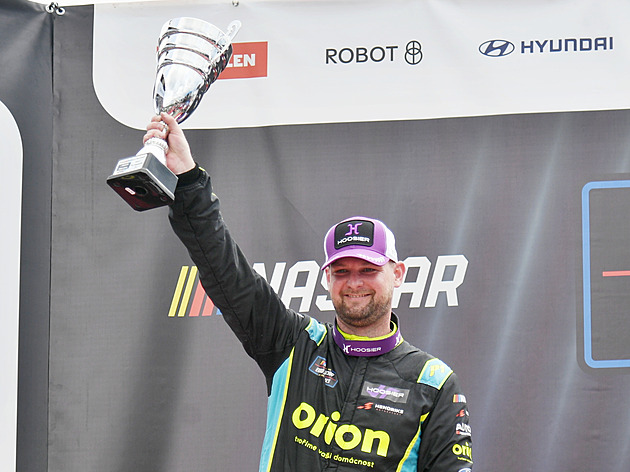 Dakarský král Macík v Mostě uzavíral startovní pole, Doubek slaví stříbro