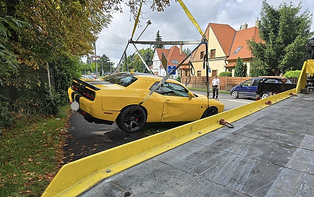 Šéf slovenské tajné služby měl nehodu. Vyšlo najevo, že zatajil luxusní auto