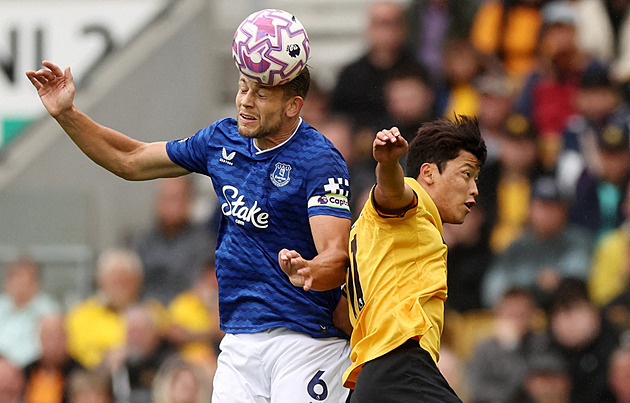 Krejčí sledoval z lavičky prohru Wolves. United zvládli drama, slaví také Chelsea