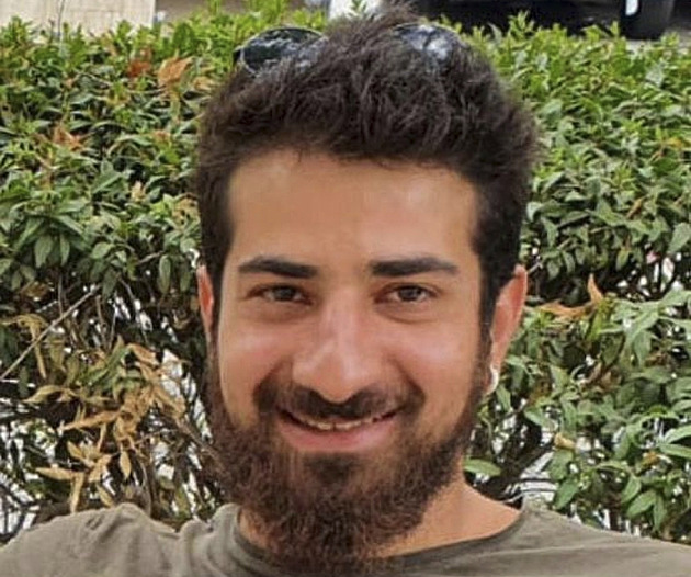 Student a dobrodruh. Izrael identifikoval druhé tělo rukojmího nalezeného v Gaze