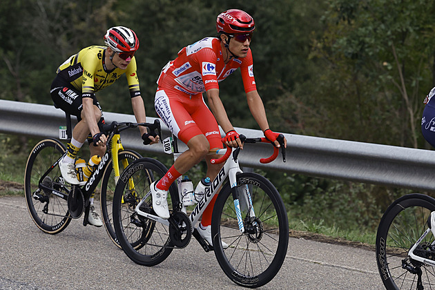 Vuelta ONLINE: Další dojezd na kopec. Na únik se čeká, peloton je kompletní