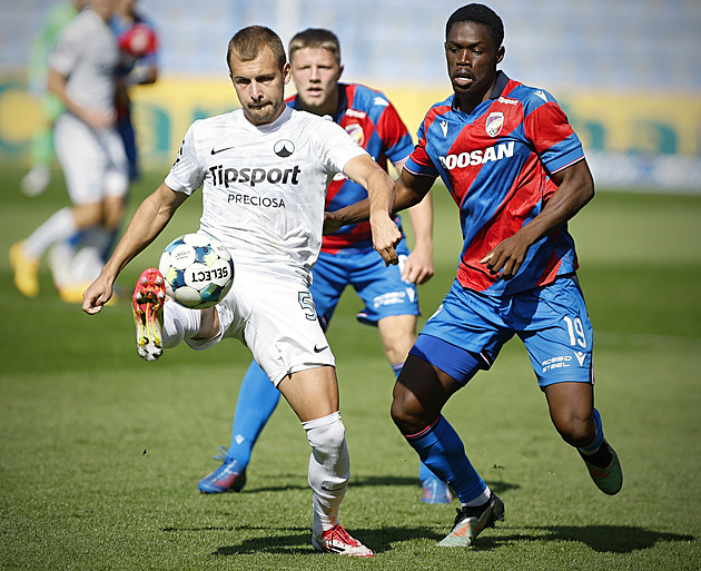 ONLINE: Liberec - Plzeň 0:1, skóre otevírá Ladra, Mašek zahazuje šance na vyrovnání