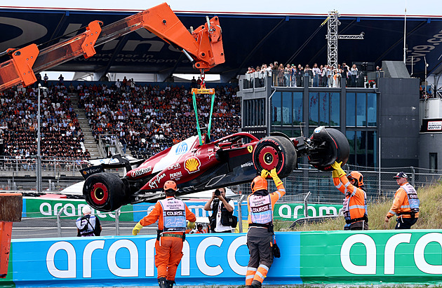 F1 ONLINE: Po nehodách jezdců Ferrari skončil Norris. V Nizozemsku vede Piastri