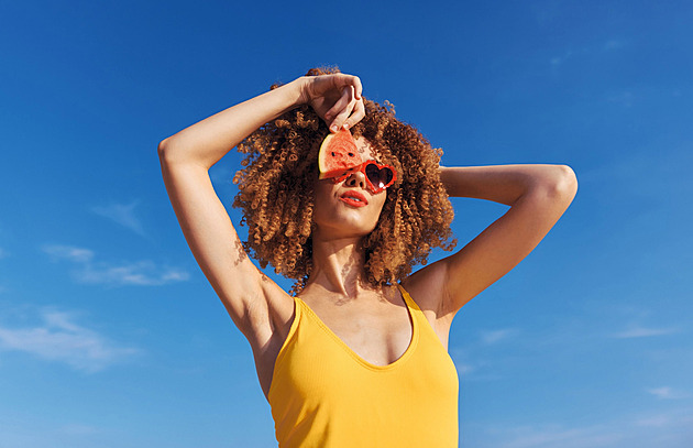 Nemějte ze sluníčka vrásky. Pomůže hydratace, kolagen i vitamin C