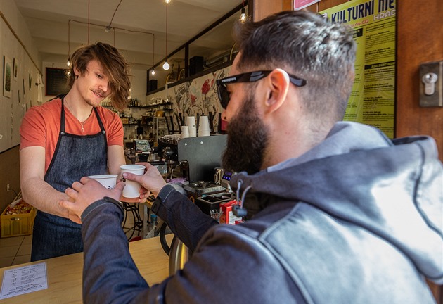 Virtuální měnou platí 1 800 lidí. Hradec zhodnotí, zda to obchodům pomáhá