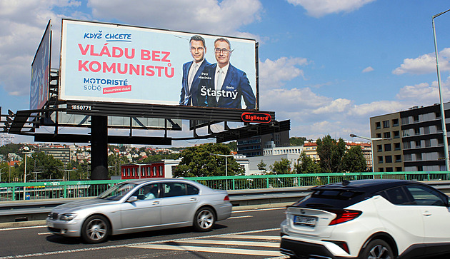 Motorista Štastný odmítl vládu závislou na komunistech. Naštval Sterzika i Rajchla