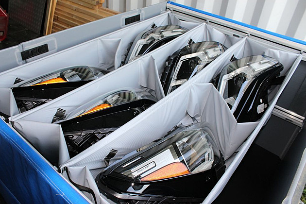 Při nočních směnách ukradli světlomety za dva miliony. V podniku to nebyl první případ