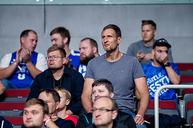 Jsem jen mentor v otázkách životních, smál se Zídek v Rize. Jak prožívá synovy zápasy?