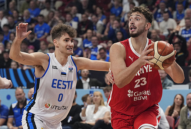 Rekordní německá kanonáda. A Sengünova paráda znamená další výhru Turků