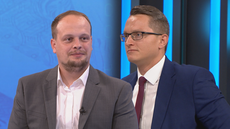 Návrh rozpočtu? Zadlužení zpomaluje, je spokojený Peterka. Křeček argumentoval ratingem