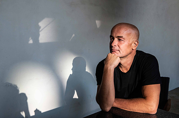 Vyvíjíme aplikace, které oddálí Alzheimerovu nemoc, říká neurolog Tolar