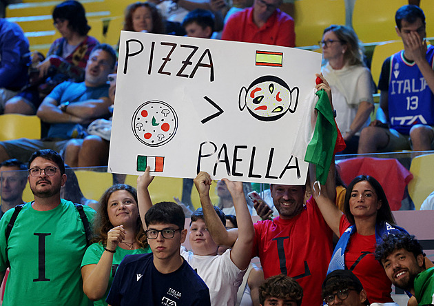 Italové si vyšlápli na Španělsko. Dončič dotáhl Slovince k postupu