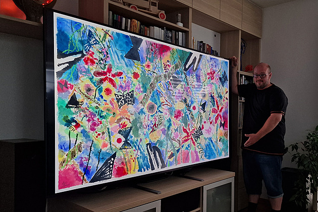 Obří televizor v běžném obýváku? Vyzkoušeli jsme to s 2,2metrovým LG