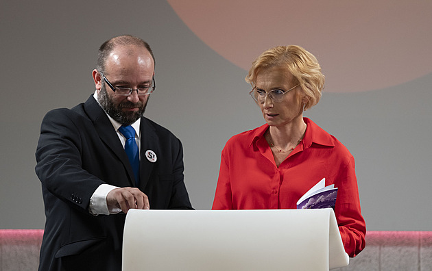 Hnutí Stačilo! je nepřiznanou koalicí, míní soud v Brně. Jeho kandidátku ale nezrušil