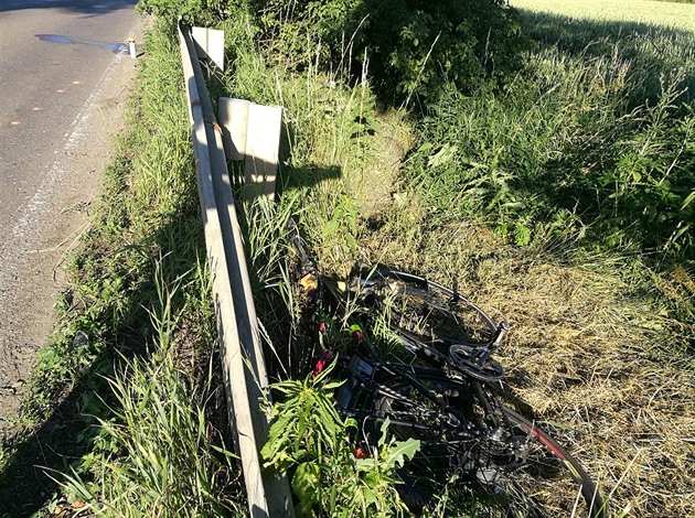 Cyklista na Žďársku přejel do protisměru a zemřel po nárazu do svodidel