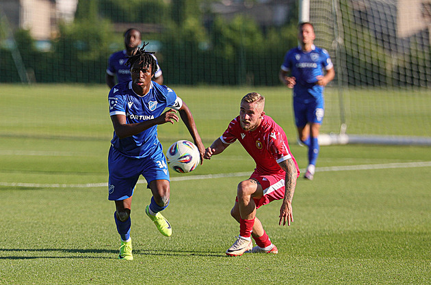 Kroměříž nadále bez bodu, výhru rezervy Baníku zajistili Sirotek a Bewene