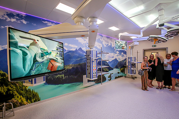 V opraveném pavilonu C je hybridní operační sál, kterých je v Česku pouze šest