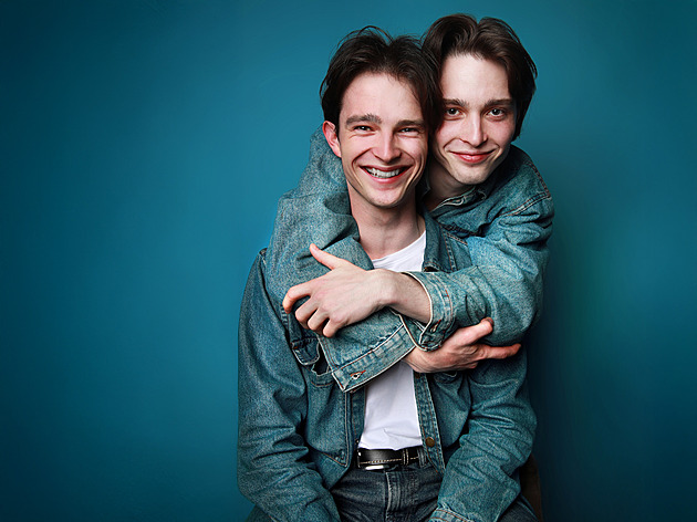 Tátu při hraní občas připomínáme oba. Synové Vladimíra Dlouhého o souladu i konfliktech