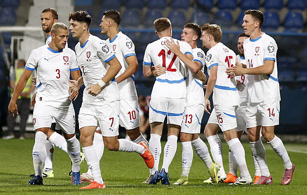 Černá Hora - Česko 0:2, góly v úvodu i v závěru, fotbalisté dál vedou svou skupinu