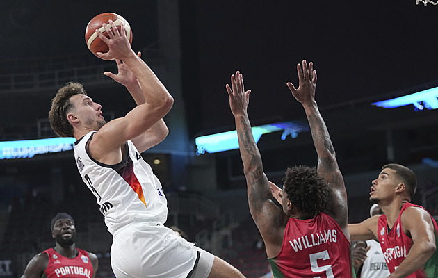 Vzpoura malých. Němci i Turci se na postup do čtvrtfinále nečekaně zapotili