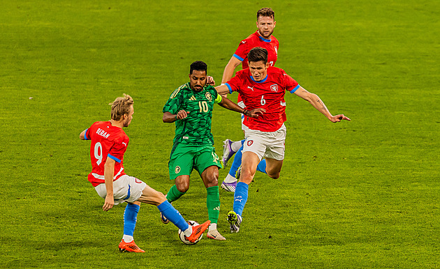 Česko - S. Arábie 1:1, fotbalisté předvedli málo, o výhru přišli v poslední minutě