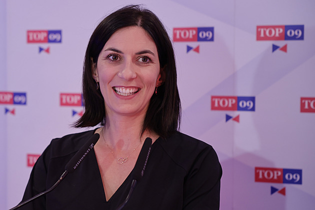 OBRAZEM: Pekarová se loučí. SPOLU dotáhla k výhře, její výrok o svetru zlidověl