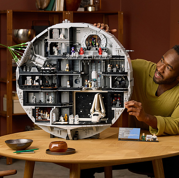 OBRAZEM: Lego představilo svou dosud nejdražší stavebnici – Hvězdu smrti