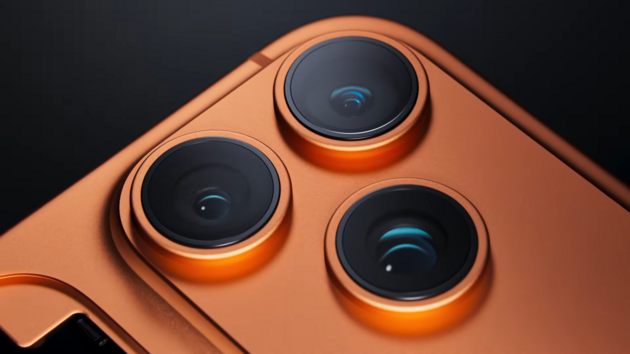 Špičkové iPhony mají nový design a zářivější barvy. Sledujte online