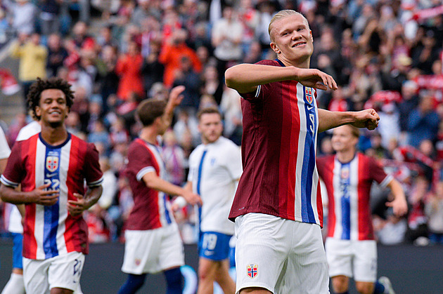 Norští fotbalisté deklasovali Moldavsko, z jedenácti gólů dal Haaland pět