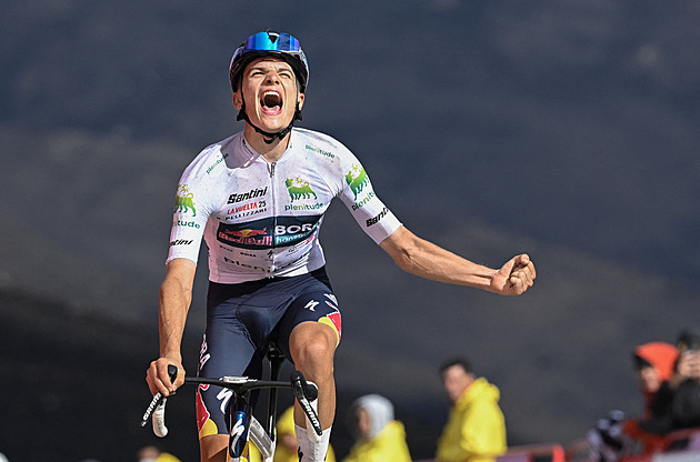 Mladík Pellizzari na Vueltě zastínil lídry. V prudkém kopci využil i únavy Vingegaarda
