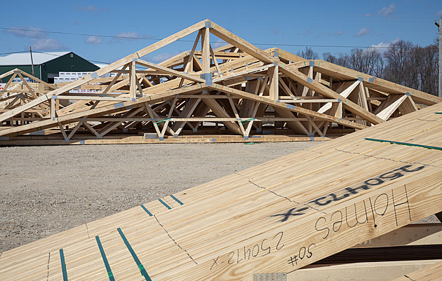 Cena dřeva v Americe klesá. Je to varovný signál pro celou ekonomiku