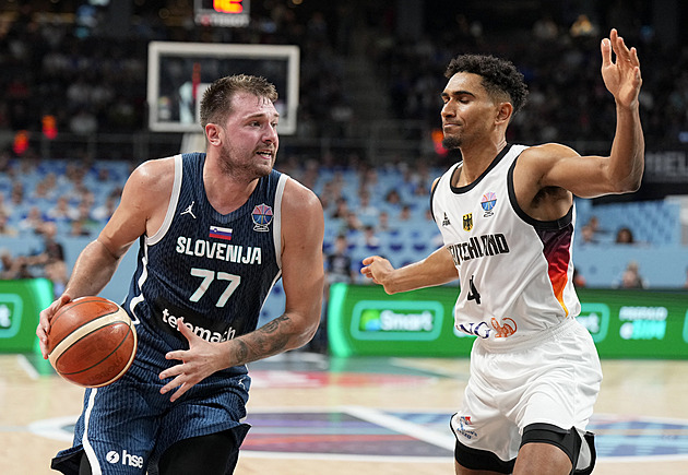 Němci přečkali Dončičovo vzplanutí, v semifinále je vyzve překvapení z Finska