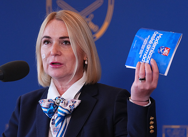 Polsku jsme pomohli jako první, říká Černochová. Bilancovala i čtyři roky v čele obrany