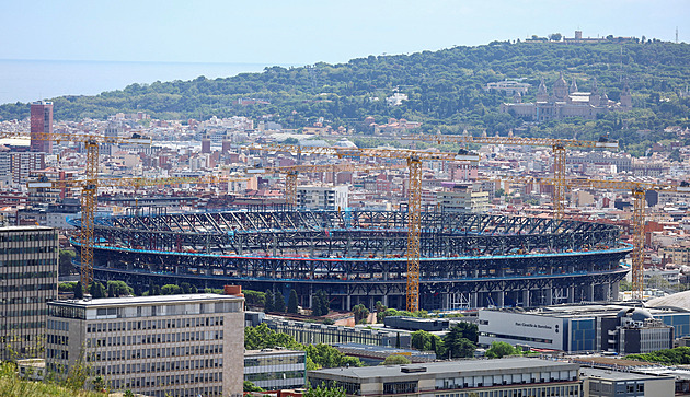 Camp Nou jako Sagrada Família. Otevření se oddaluje a Barcelona musí improvizovat